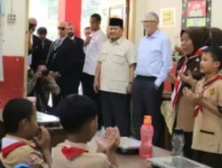 Prabowo Subianto dan Bill Gates Tinjau Langsung Program Makan Bergizi Gratis