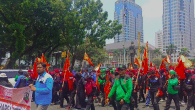 May Day 2025 di Monas: 200 Ribu Buruh Suarakan Enam Tuntutan, Presiden Prabowo Siap Hadir