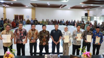 Kantah Tangsel Serahkan 33 Sertipikat Elektronik ke Pemda