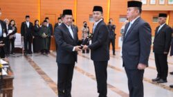 Tito Karnavian Lantik 49 Pejabat Kemendagri, Tekankan Evaluasi Ketat dan Kerja Super Cepat