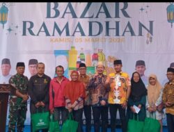Diguyur Hujan, Bazar Ramadan Ciputat Timur Diserbu Warga