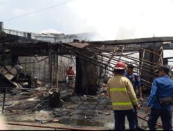 Kebakaran Bengkel Pamulang, 3 Bangunan Ludes Rp3,5 Miliar