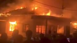 Warga Bakar Fasilitas PT Agrinas Palma di Labura Usai Kematian Seorang Warga, Konflik Memanas