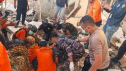 Gempa NTT Tewaskan 51 Orang, 1.875 Personel Gabungan Dikerahkan