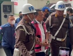 Febrie Adriansyah Diperiksa Kejagung, Tangan Diborgol