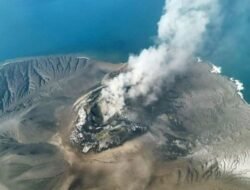 4 Gunung Api Indonesia Erupsi Bersamaan