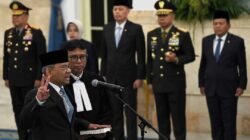 Prabowo Lantik Suahasil Nazara sebagai Menteri Keuangan, Gantikan Purbaya Yudhi Sadewa